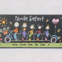 Schieferheld Schiefertürschild Familie auf Fahrrad Schiefertafel handbemalt Namensschild Familie personalisiert Bild 2