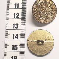 Besonders schöner Stil-Knopf aus altgoldfarbenem Metall, mit ziseliertem Muster. Sehr schön für Trachtenmoden. Bild 2