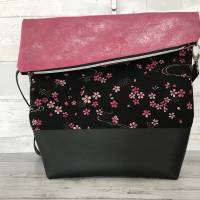 Fold Over Crossbag Asiablüten Materialmix Leder Kunstleder Baumwolle schwarz pink Bild 1