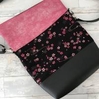 Fold Over Crossbag Asiablüten Materialmix Leder Kunstleder Baumwolle schwarz pink Bild 4