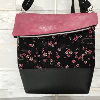 Fold Over Crossbag Asiablüten Materialmix Leder Kunstleder Baumwolle schwarz pink Bild 9