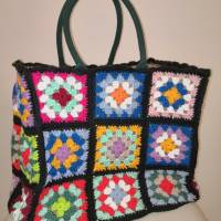 Granny-Square-Tasche mit Baumwollgarn gehäkelt, trendige Tasche Bild 2