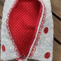 Taschentücher-Tasche - TaTüTa - für herkömmliche Papiertaschentücher - Leinen grau mit roten Dots Bild 2