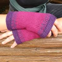 fingerlose Handschuhe gemustert Rotviolett Bild 2