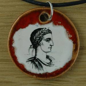 Orgineller Keramik-Anhänger Aurelius; Römer Geschichte handgefertigt homemade Halskette Geschenk Herren, Kinder, Damen A Bild 1