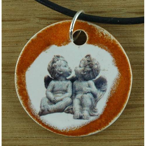 Orgineller Keramik-Anhänger Barockengel. Engel barock Glücksbringer Mitbringsel Geschenk Schmuck, Kette Kettenanhänger K
