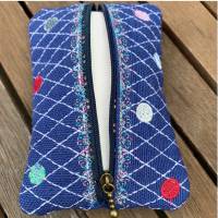 Taschentücher-Tasche - TaTüTa - für herkömmliche Papiertaschentücher - Leinen blau mit bunten Dots Bild 3