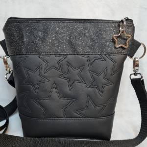Kleine Handtasche Stern Glitzer Umhängetasche schwarze Tasche mit Anhänger Kunstleder Bild 1
