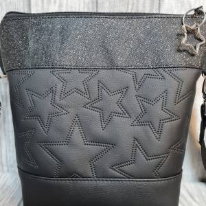 Kleine Handtasche Stern Glitzer Umhängetasche schwarze Tasche mit Anhänger Kunstleder Bild 5