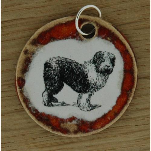 Orgineller Keramik Anhänger mit einem Bobtail; Hund, Schmuck, handgefertigt, homemade, Halskette, Geschenk, Herren, Kind