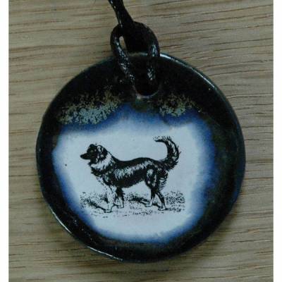 Orgineller Keramik Anhänger mit einem Border Collie; Hund, Schmuck, handgefertigt, homemade, Halskette, Geschenk, Herren