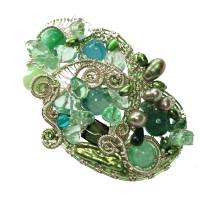 Sehr großer Ring grün Perlen an Fluorit 75 x 45 mm handgemacht in wirework silberfarben crazy Handschmuck Bild 4