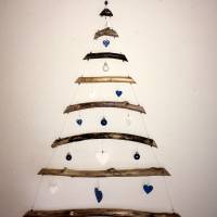 Weihnachtsbaum aus Treibholz, mit Deko aus Glas und Holz, 96 cm hoch Bild 10