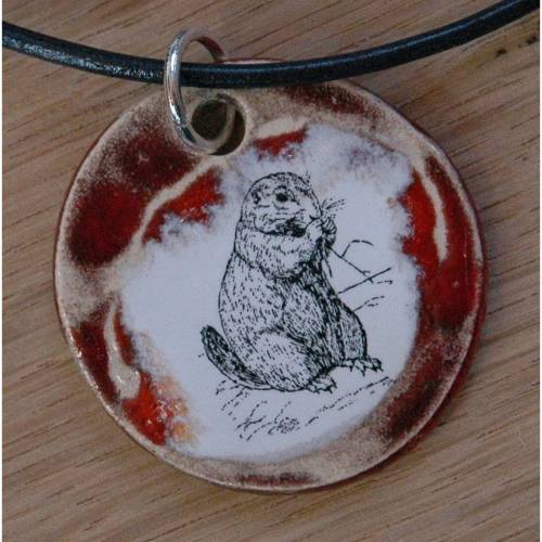 Orgineller Keramik Anhänger mit einem Buschhörnchen. Erdmännchen, Afrika, Tier, Schmuck, Kette, Halskette, Damenkette, K