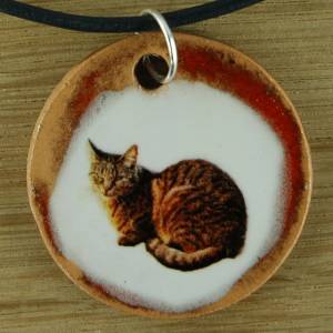 Orgineller Keramik-Anhänger Katze; braun gestreift Stubentiger, Kätzchen, Zeichnung Geschenk Katzenbesitzer Tiere Hausti Bild 1