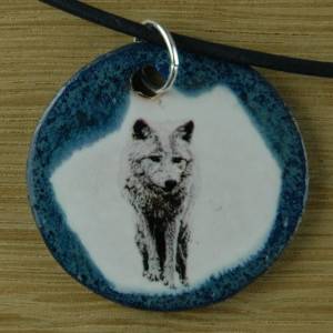 Orgineller Keramik Anhänger mit einem Wolf; Tier, Natur Zeichnung Bild 1