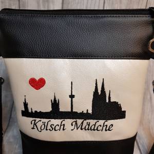 Kleine Handtasche Köln Kölsch Mädche  schwarz weiss  Umhängetasche Cologne Herz Tasche mit Anhänger Kunstleder Kölner Do Bild 4