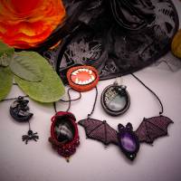 Makramee-Halskette "Fledermaus" mit Amethyst, Halloween Collier Bild 9