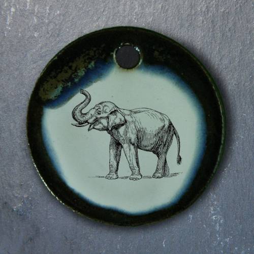 Orgineller Keramik Anhänger mit einem Elefanten. Zoo Tiere Kette Kettenanhänger Halskette Modeschmuck Kinder Mädchen Jun