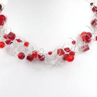 Halskette mit roten Perlen Bild 2