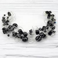 Halskette mit schwarzen Perlen Bild 1
