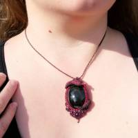 Makramee-Halskette "Schlange" mit Regenbogen-Obsidian und Granat, Halloween Collier Bild 3