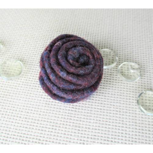 gefilzte Blume Filzbrosche Filzrose Blau Bordeaux marmoriert
