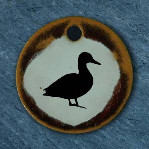 Orgineller Keramik Anhänger mit einer Ente; Bauernhof Tiere Vogel, Teich, Park, Landleben Silhouette Bild 1
