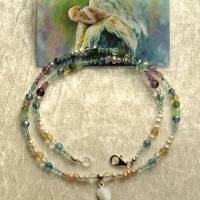 Engel Kette mit Silberflügel, Perlen und Edelsteinen Bild 7