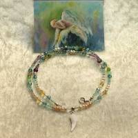 Engel Kette mit Silberflügel, Perlen und Edelsteinen Bild 8