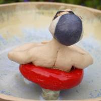 Vogeltränke aus Ton - lustige Gartenkeramik für humorvolle Gärtner - Garten Kunst für sie Bild 4