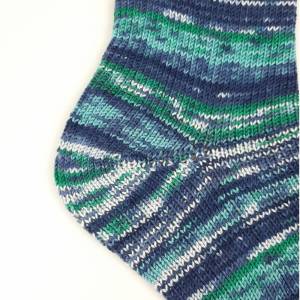 Handgestrickte vegane Socken aus wollfreiem Garn, marine-weiß-petrol Bild 2