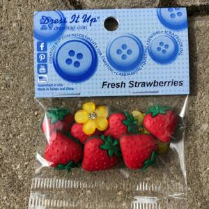 Dress it up - Knöpfe „Fresh Strawberries“ Bild 2