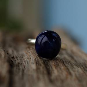 Damenring mit dunkelblauer Keramikperle - Keramikschmuck - Ring für Frauen Bild 3