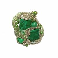 großer Ring grün Perlen an Jaspis 65 x 45 mm handgemacht in wirework silberfarben crazy Handschmuck Bild 4