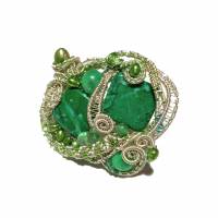 großer Ring grün Perlen an Jaspis 65 x 45 mm handgemacht in wirework silberfarben crazy Handschmuck Bild 6