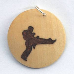 Orgineller Anhänger "Karate" aus Hartholz. Kampfsport Judo Geschenk Halskette  Schmuck Amulett verstellbare Kett Bild 1