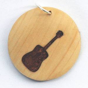 Orgineller Anhänger "Gitarre" aus Hartholz. Musik Musikinstrument Geschenk Halskette  Schmuck Amulett verstellba Bild 1