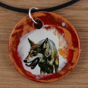 Orgineller Keramik Anhänger mit einem Kojoten; Tier Wolf Hund, Schmuck, handgefertigt, homemade, Halskette, Geschenk, He Bild 1