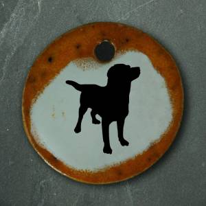 Witziger Keramik Anhänger mit einem Labrador Retriever. Hund, Schmuck, Kette, Kettenanhänger Geschenk Hundebesitzer Bild 1