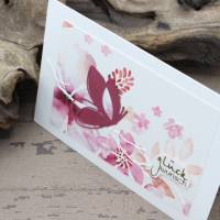 Handgefertigte Geburtstagskarte, Glückwunschkarte zum Geburtstag mit Designerpapier und Schmetterling Bild 1