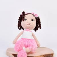 Handgefertigte gehäkelte Puppe Puppe "Isabella" aus Baumwolle Bild 6