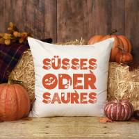 Süsses oder Saures - Schriftzug für Halloween mit Fledermäusen Bild 1