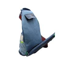 einzigartiger Rucksack mit einer abnehmbaren Schreibmappe, Cross-Body-Bag im Upcycling Bild 8