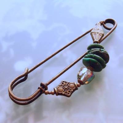 Bronze Schalnadel Boho Chic - sehr große funkelnde Schmucknadel in Dunkelgrün N10-AB-17