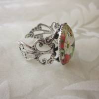 Cabochon Ring mit Blumen Rot Weiß "Gaélle" romantisch verschnörkelt Vintage Stil Geschenkidee Bild 2