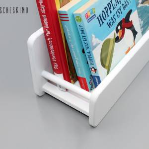 Kinderregal - Bücherregal für Kinder weiß mit Schriftzug Schulkind in grau, Wandregal, Montessori skandinavisch Bild 4