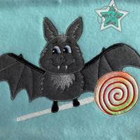Doodle Stickdatei Fledermaus mit Lolli - Halloween Bild 10