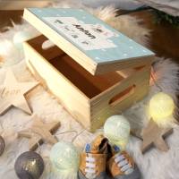 Erinnerungskiste Baby, Holz-Erinnerungsbox, personalisiertes Geschenk zur Geburt, Eisbär mit Geburtsdaten und Name Bild 4