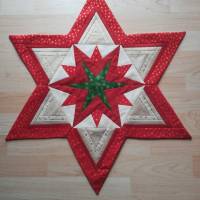 Rot - beiger Patchworkstern perfekt für ein gemütlich dekorierten Weihnachtsraum. 65 cm von Spitze zu Spitze gemessen. Bild 1